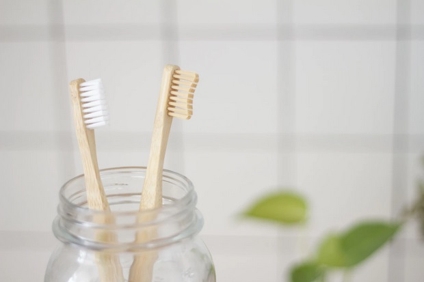 What You Need to Know About Eco-Friendly vs. Traditional Dental Hygiene